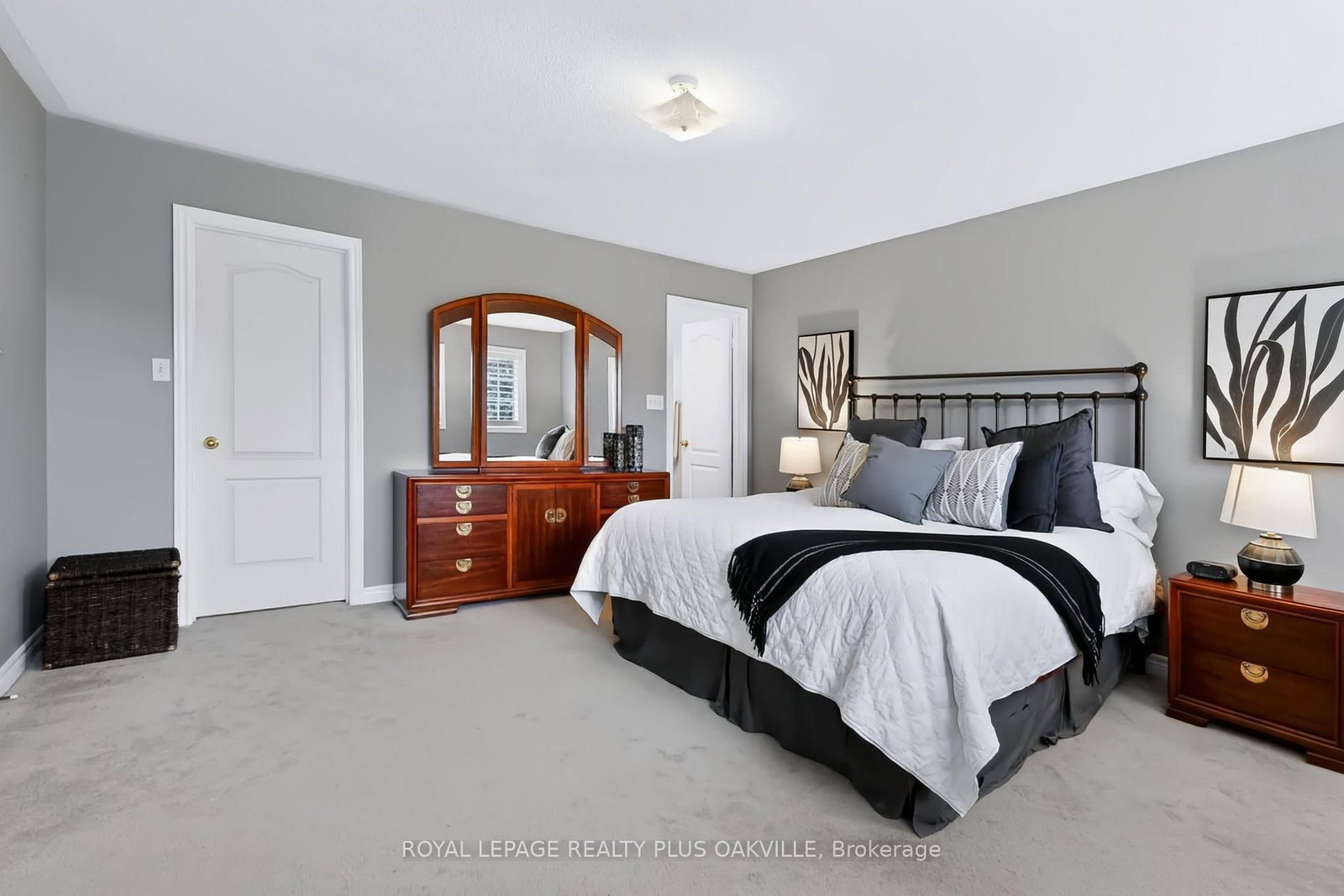2254 Dunforest Crescent • Oakville, ON photo 29