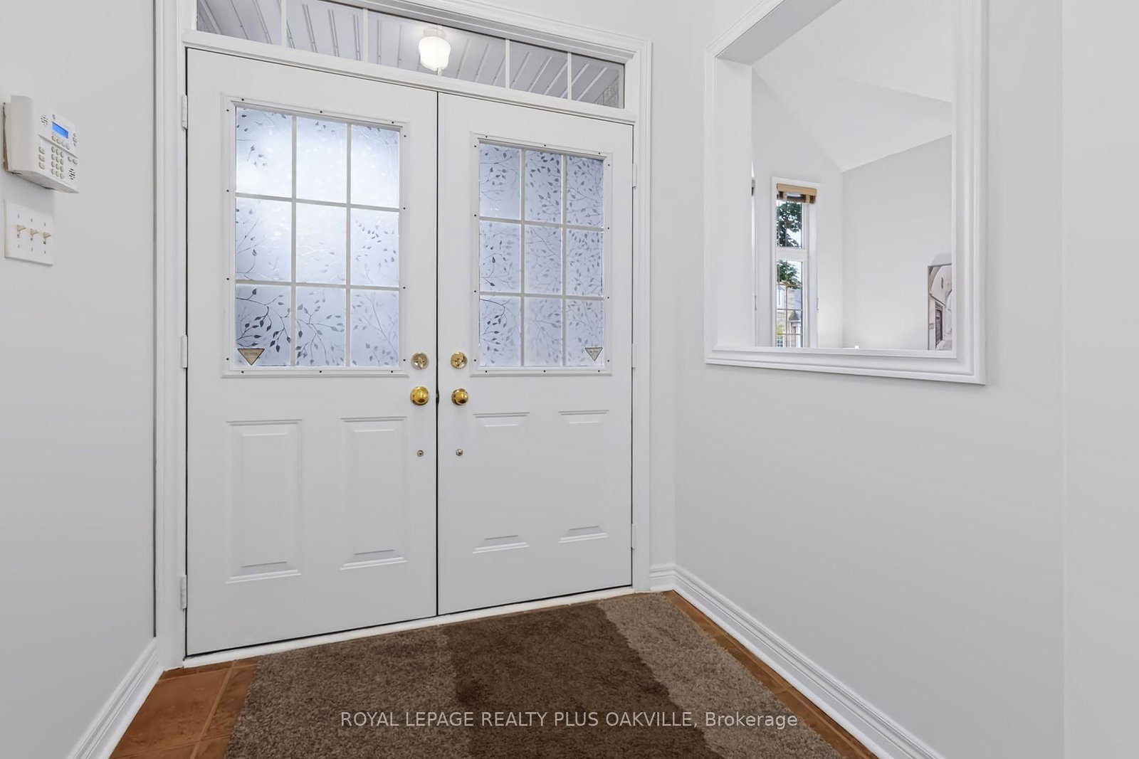 2254 Dunforest Crescent • Oakville, ON photo 6