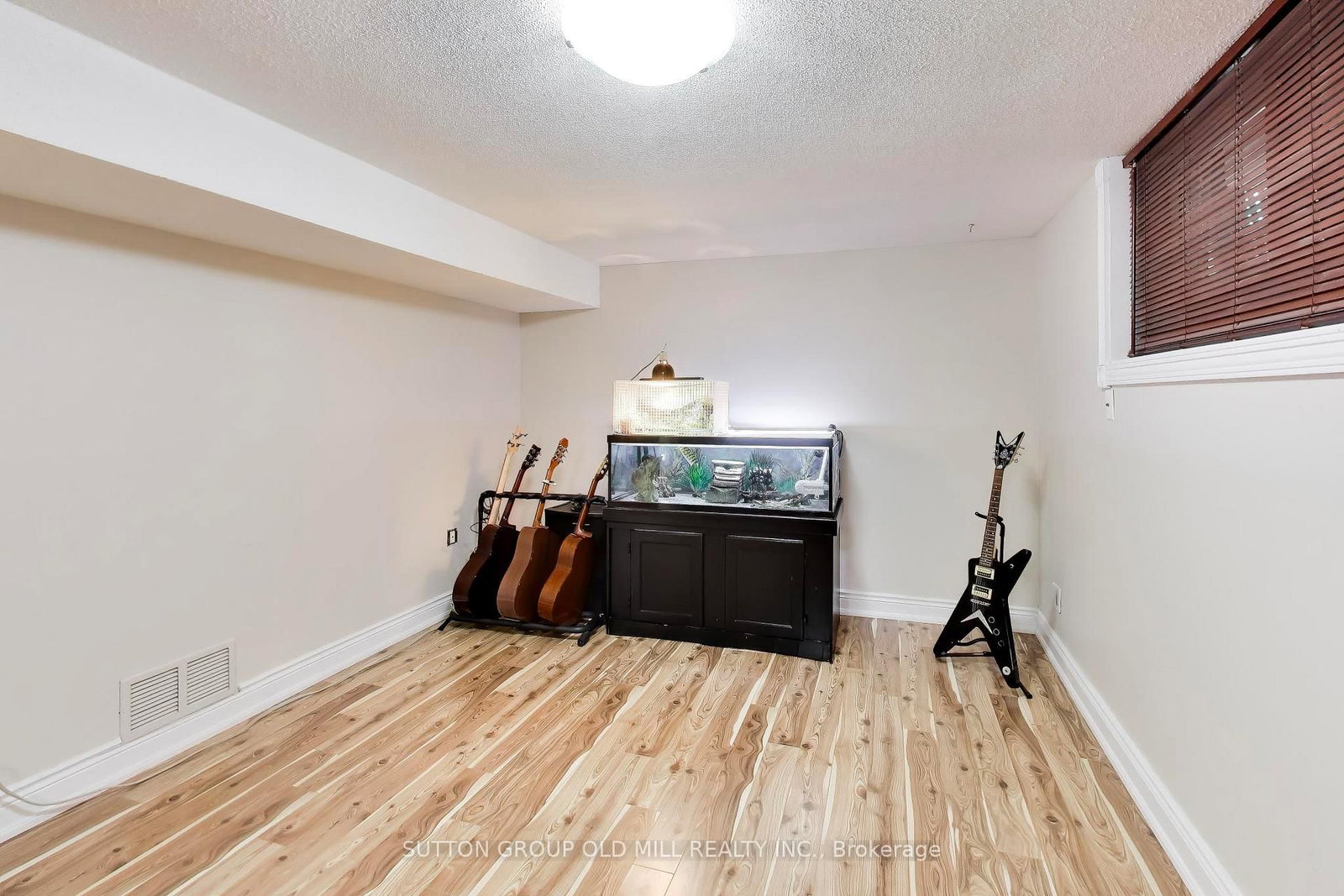 251 Chalfield Lane • Mississauga, ON photo 15