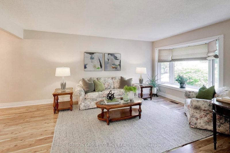 251 Chalfield Lane