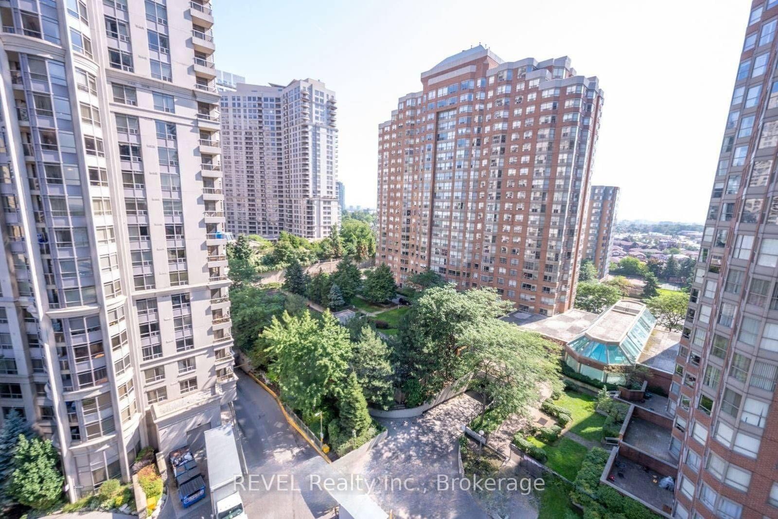 2609-330 Burnhamthorpe Rd, Mississauga, view 3