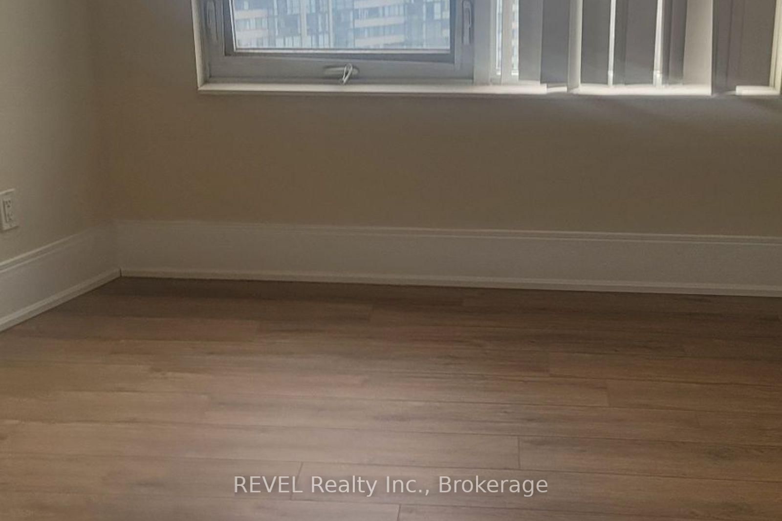 2609-330 Burnhamthorpe Rd, Mississauga, view 8