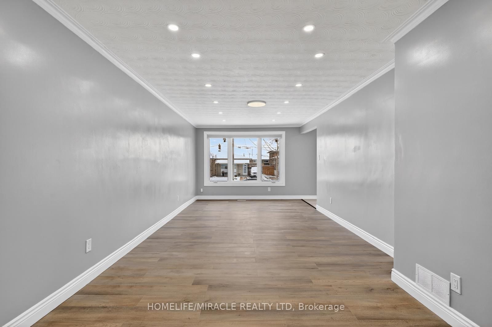 18 Rubydale Gardens • Toronto, ON photo 10