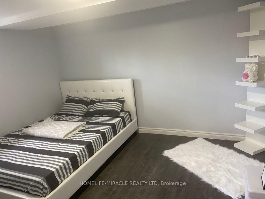 18 Rubydale Gardens • Toronto, ON photo 47