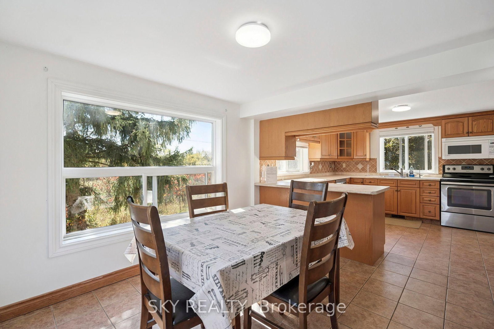 12475 5th Line • Halton Hills, ON photo 9