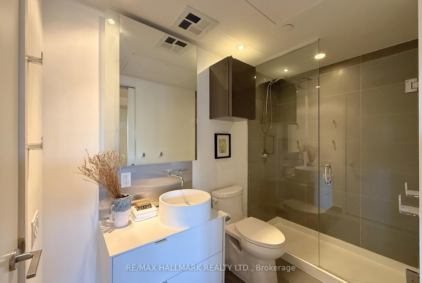 383 Sorauren Avenue • #313 • Toronto, ON photo 10