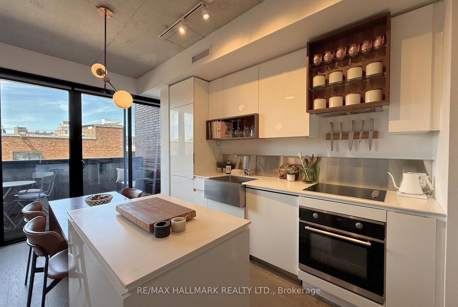 383 Sorauren Avenue • #313 • Toronto, ON photo 5