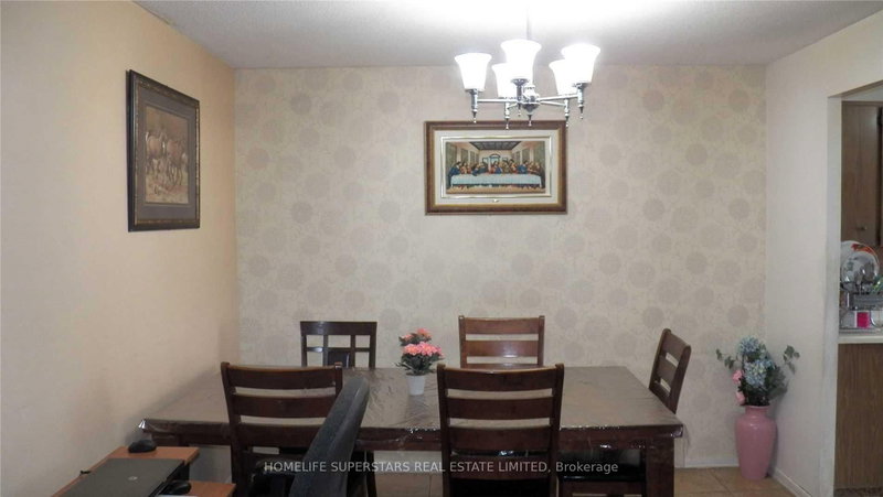 1410 - 15 Kensington Road