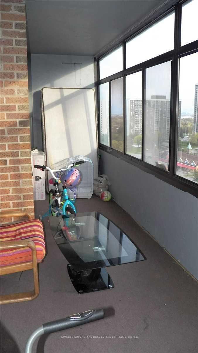 15 Kensington Road • #1410 • Brampton, ON photo 4