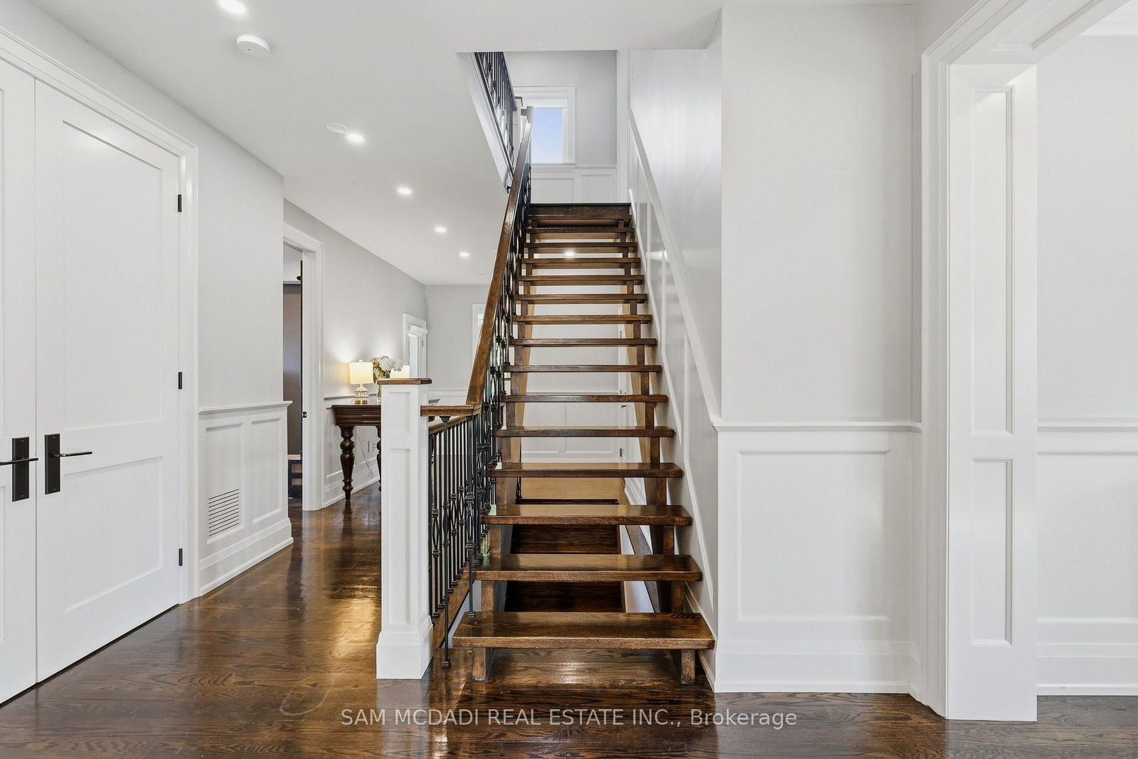 962 Fredonia Dr, Mississauga, view 22