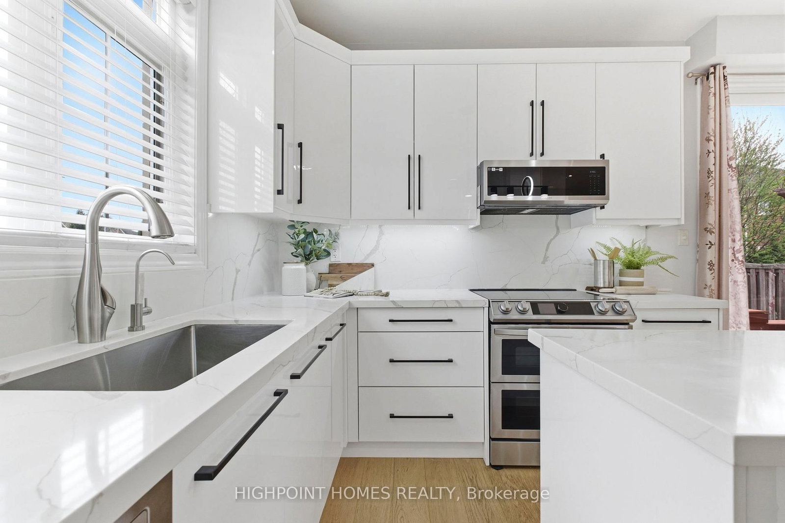 2066 Willhaven Trail • Oakville, ON photo 18