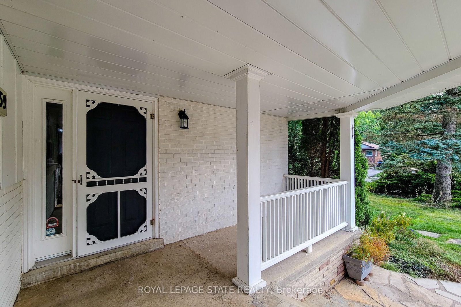 1359 Mountain Grove Avenue • Burlington, ON photo 4