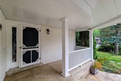 1359 Mountain Grove Avenue • Burlington, ON photo 4