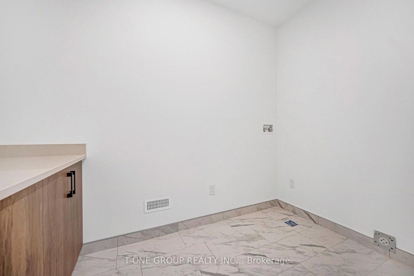 80 Jack Bowerbank Boulevard • Oakville, ON photo 34