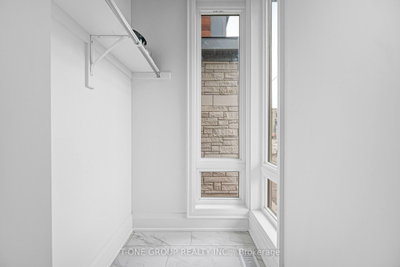 80 Jack Bowerbank Boulevard • Oakville, ON photo 9