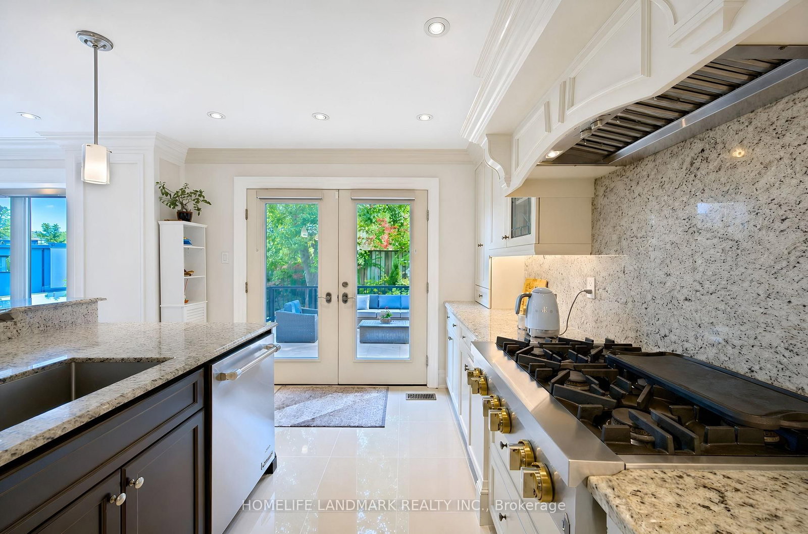 21 Bearwood Drive • Toronto, ON photo 16