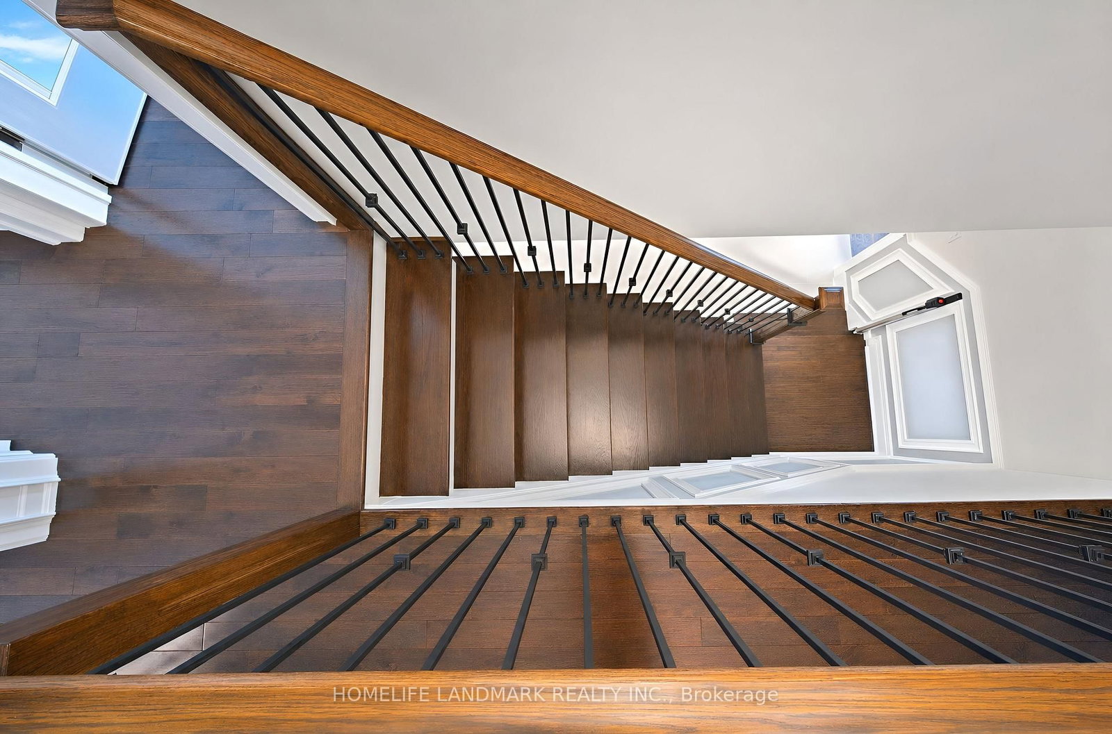 21 Bearwood Drive • Toronto, ON photo 19