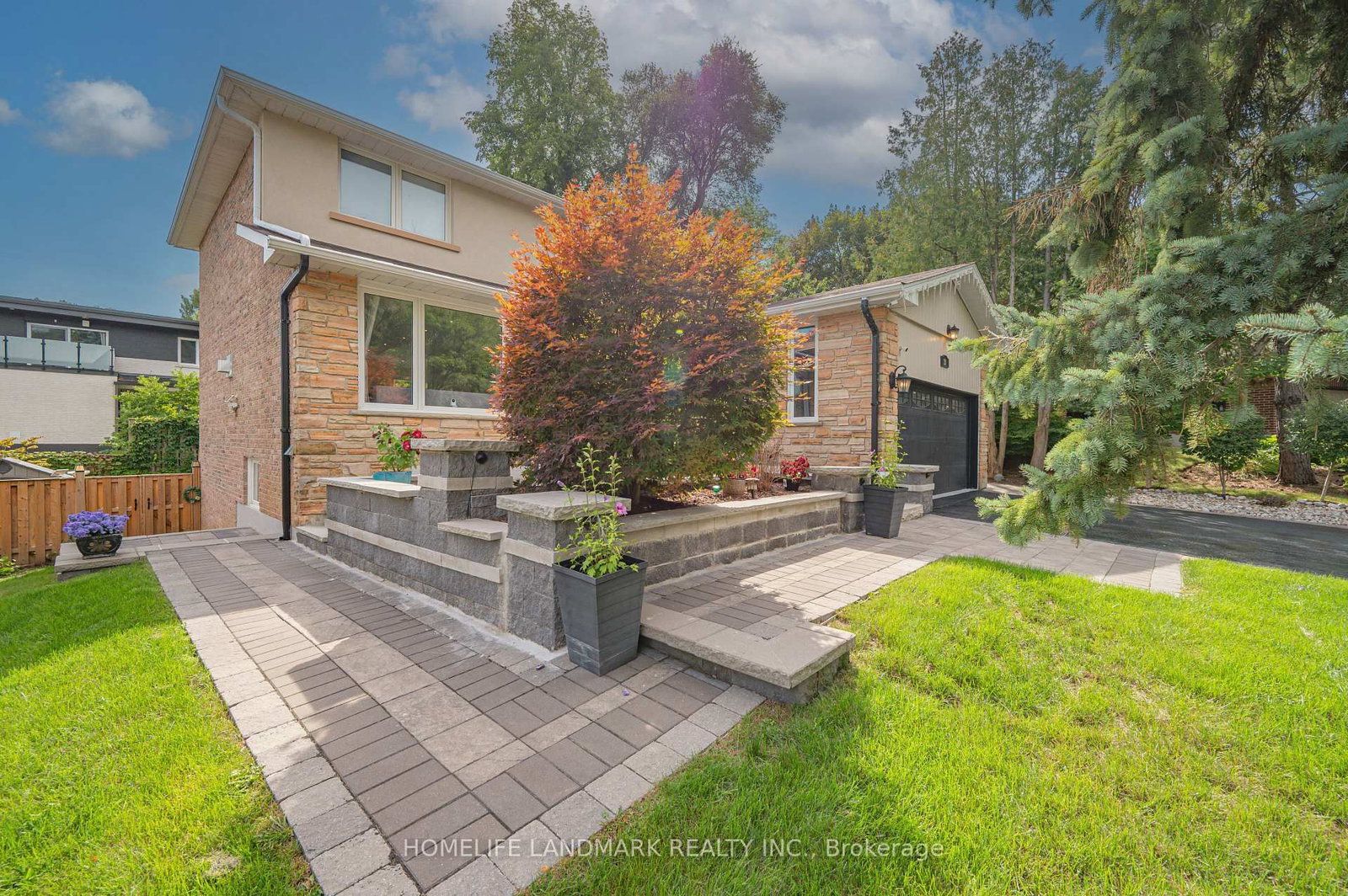 21 Bearwood Drive • Toronto, ON photo 2