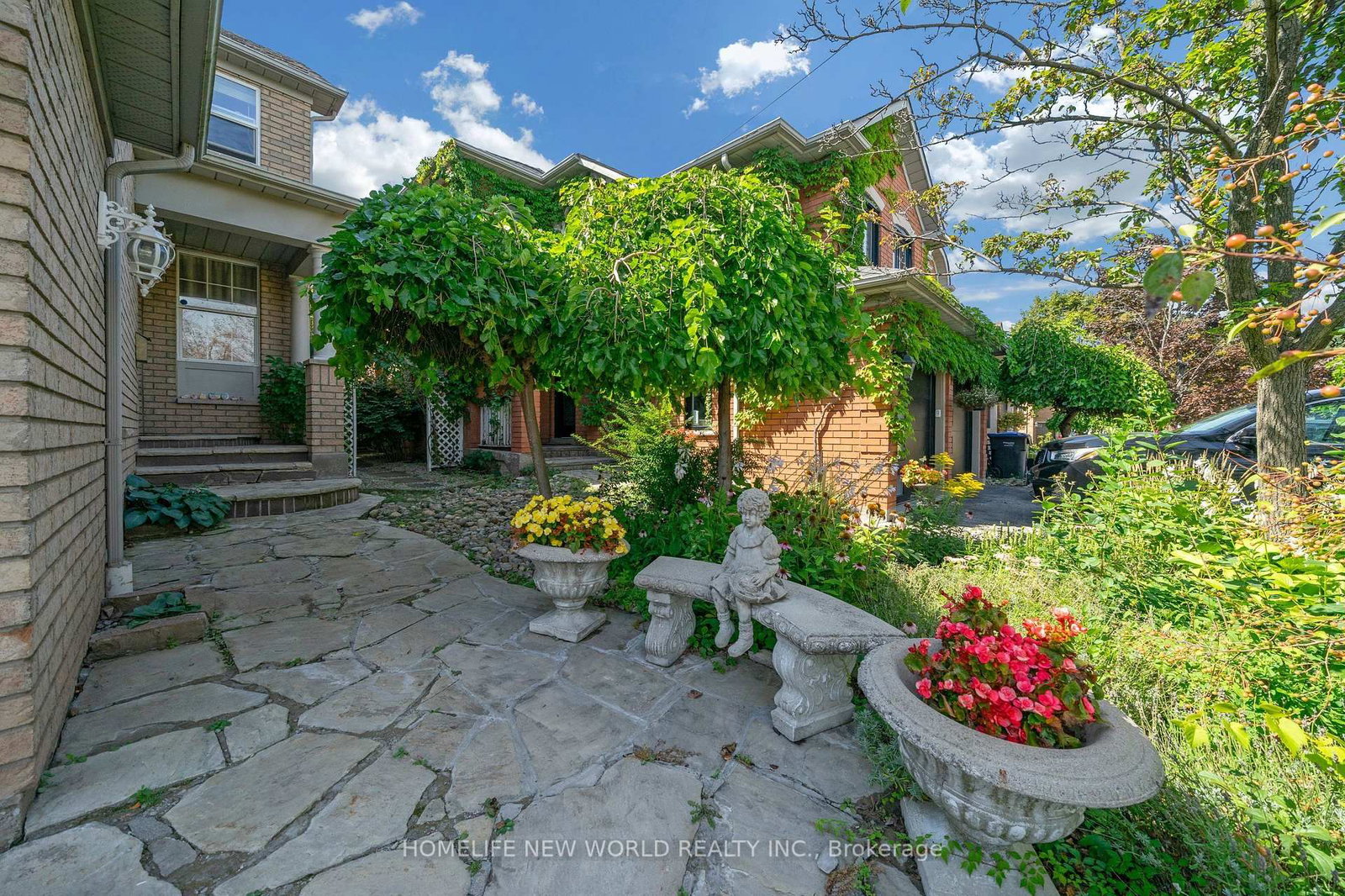 2326 Yorktown Circ, Mississauga, view 3