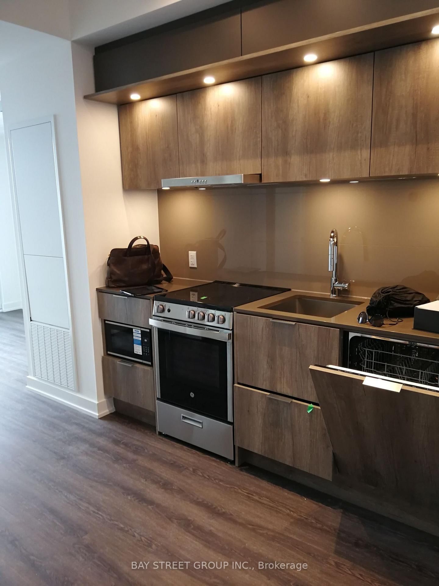 4103-448 Burhamthorpe Rd, Mississauga, view 4