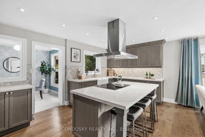 15 Gibbons Place • Halton Hills, ON photo 2