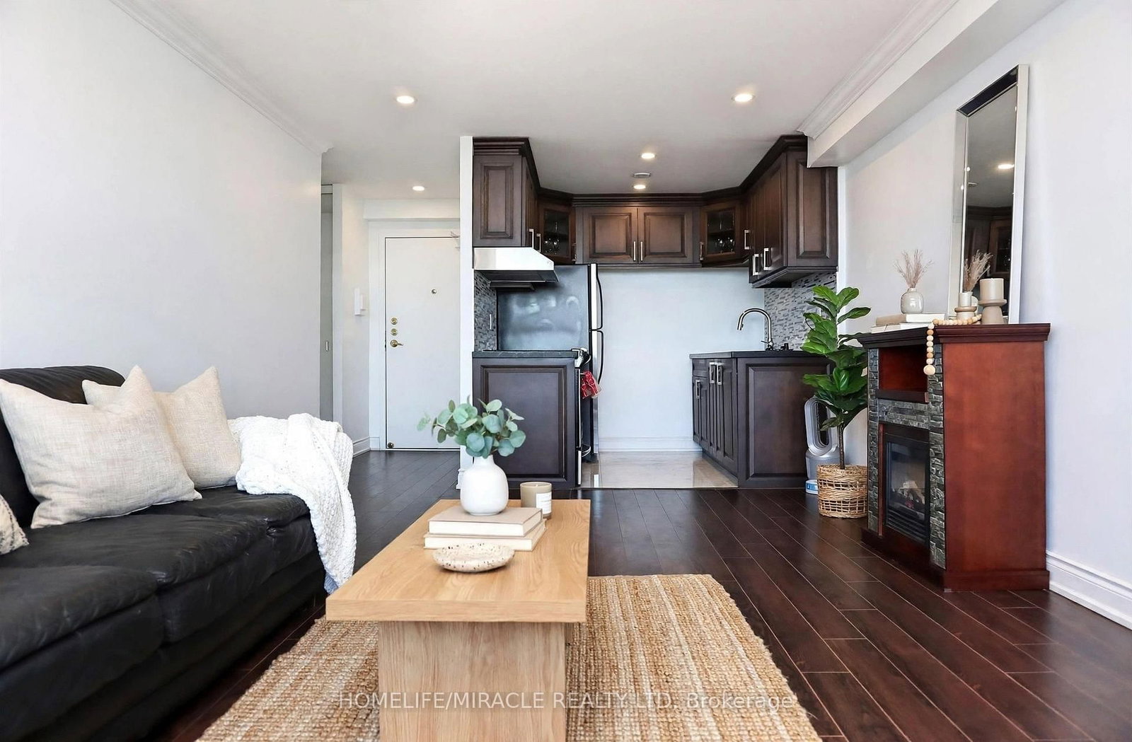 100 Lotherton Pathway • #605 • Toronto, ON photo 2