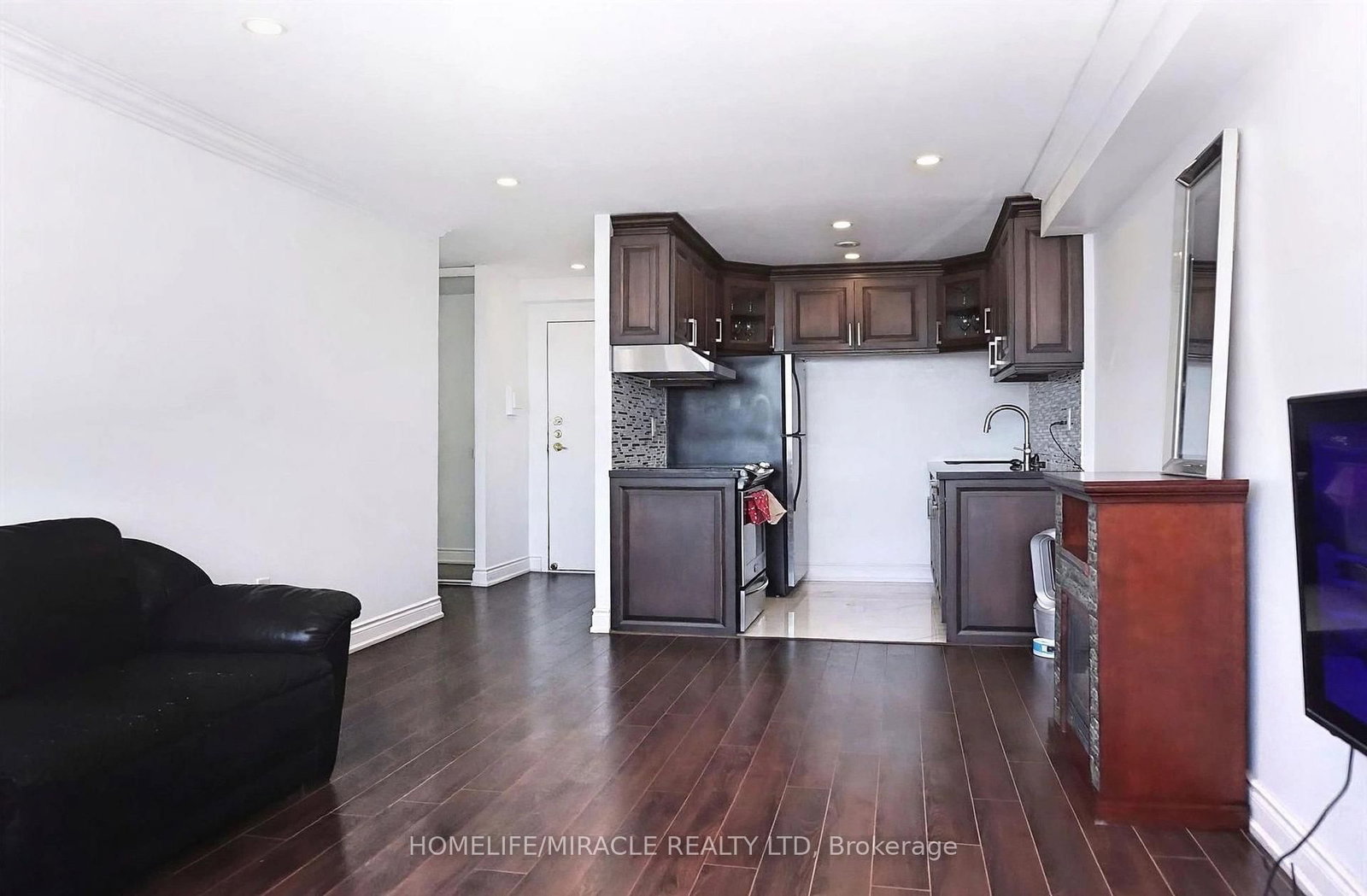 100 Lotherton Pathway • #605 • Toronto, ON photo 5