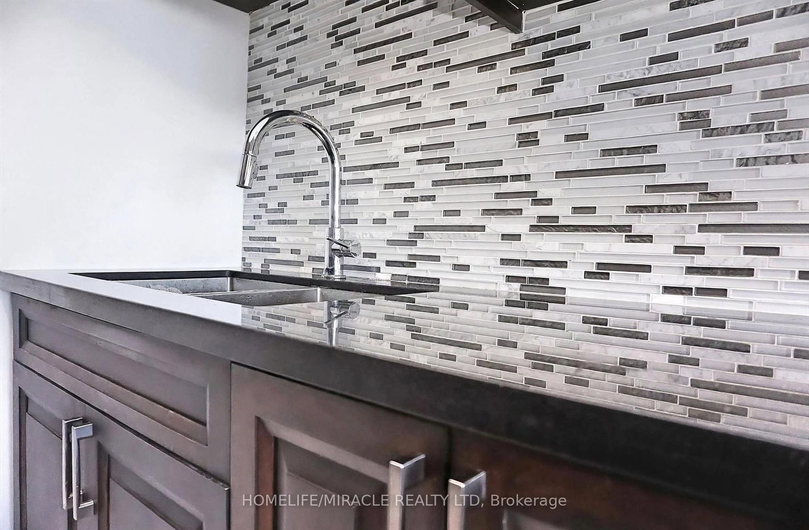 100 Lotherton Pathway • #605 • Toronto, ON photo 6