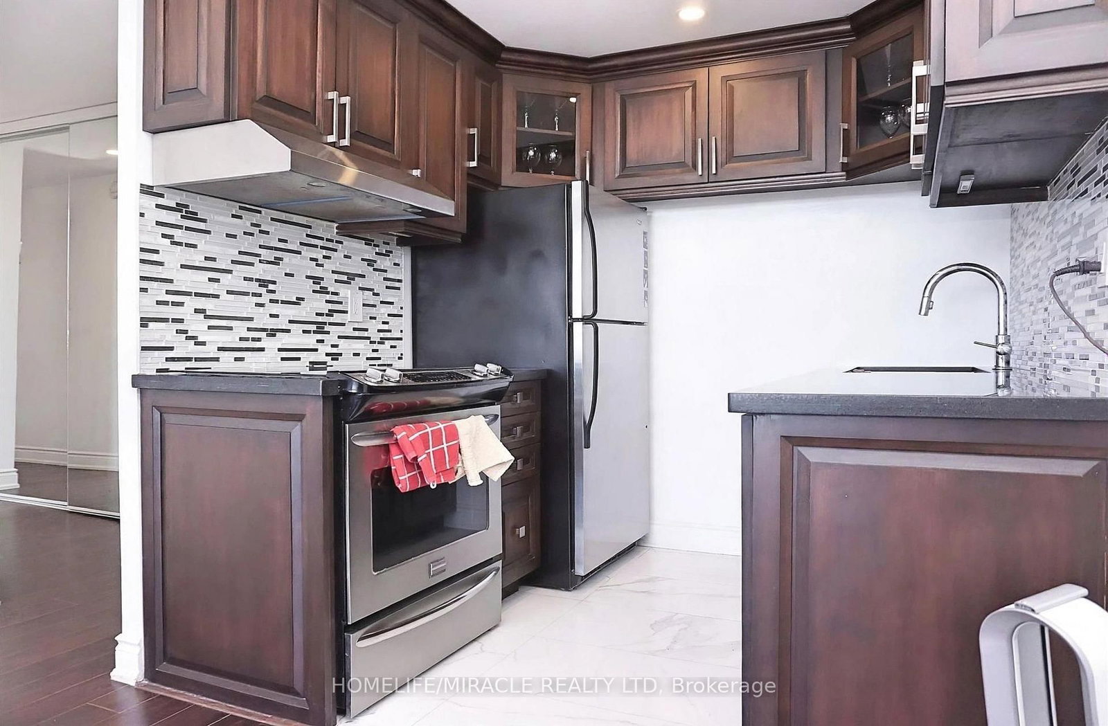 100 Lotherton Pathway • #605 • Toronto, ON photo 8