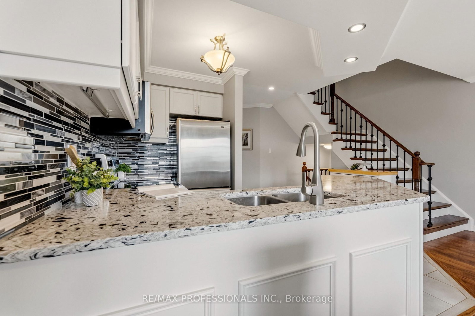40 Dominion Gardens Drive • Halton Hills, ON photo 14
