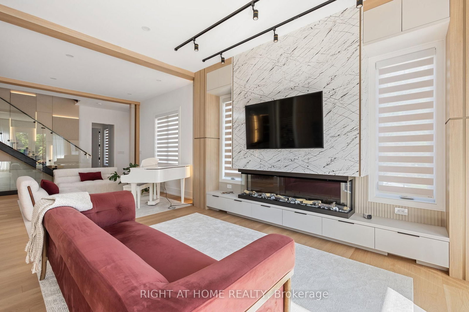 33 Thorndale Avenue • Toronto, ON photo 12