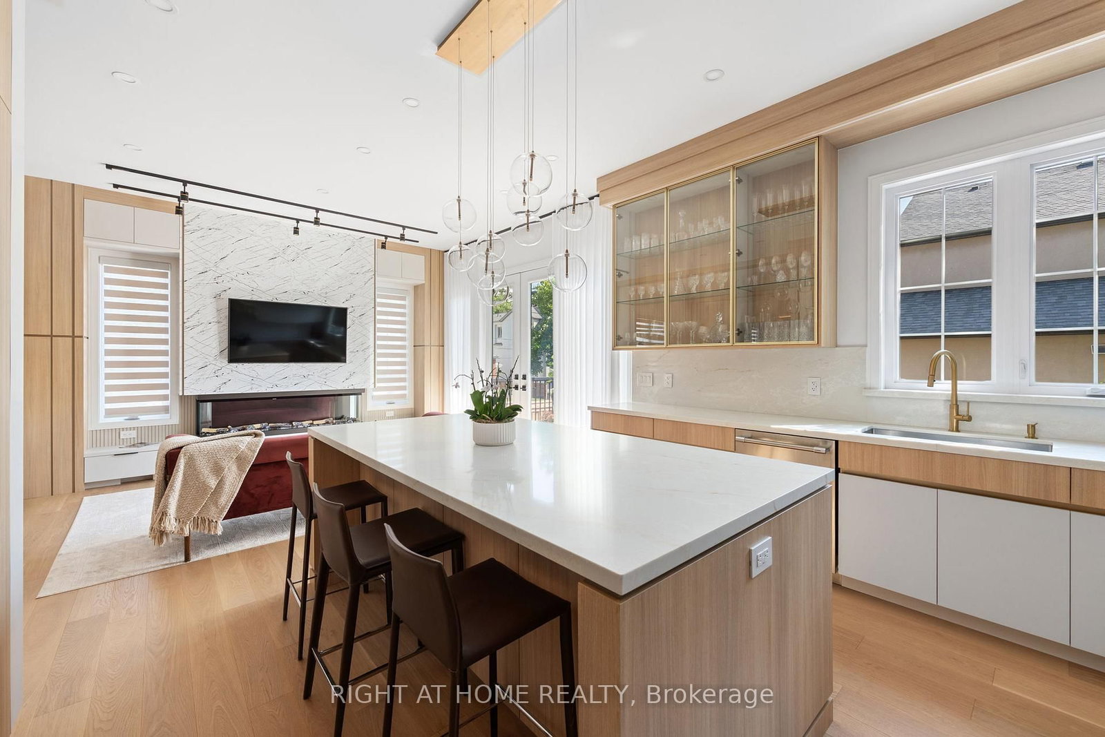 33 Thorndale Avenue • Toronto, ON photo 16