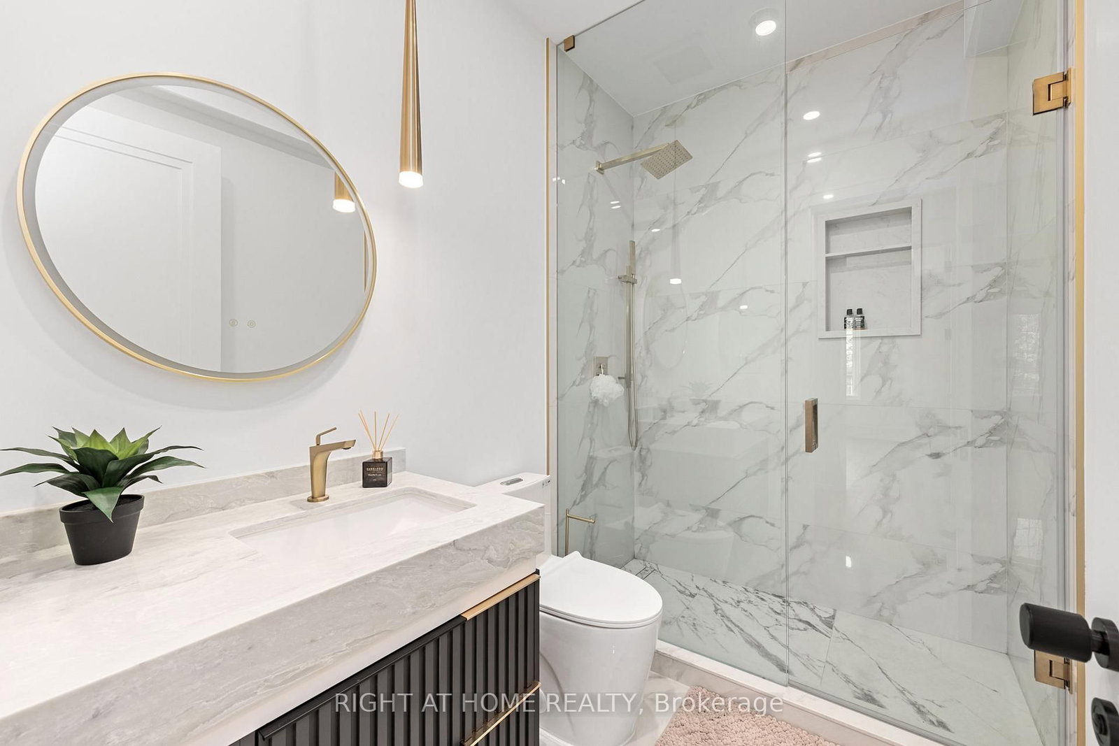 33 Thorndale Avenue • Toronto, ON photo 29