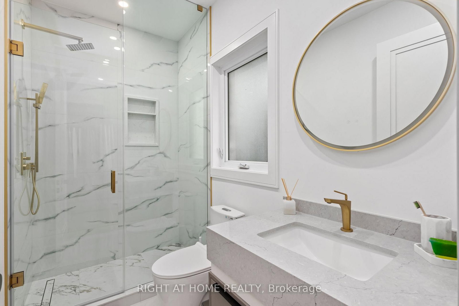 33 Thorndale Avenue • Toronto, ON photo 34