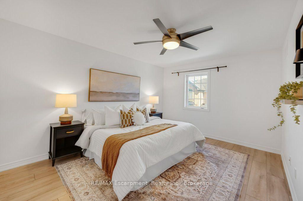 626 Hooks Common • Burlington, ON photo 15