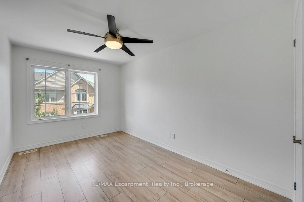 626 Hooks Common • Burlington, ON photo 19