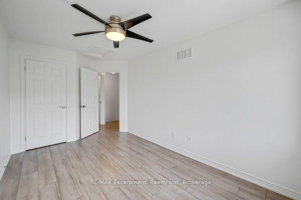 626 Hooks Common • Burlington, ON photo 21