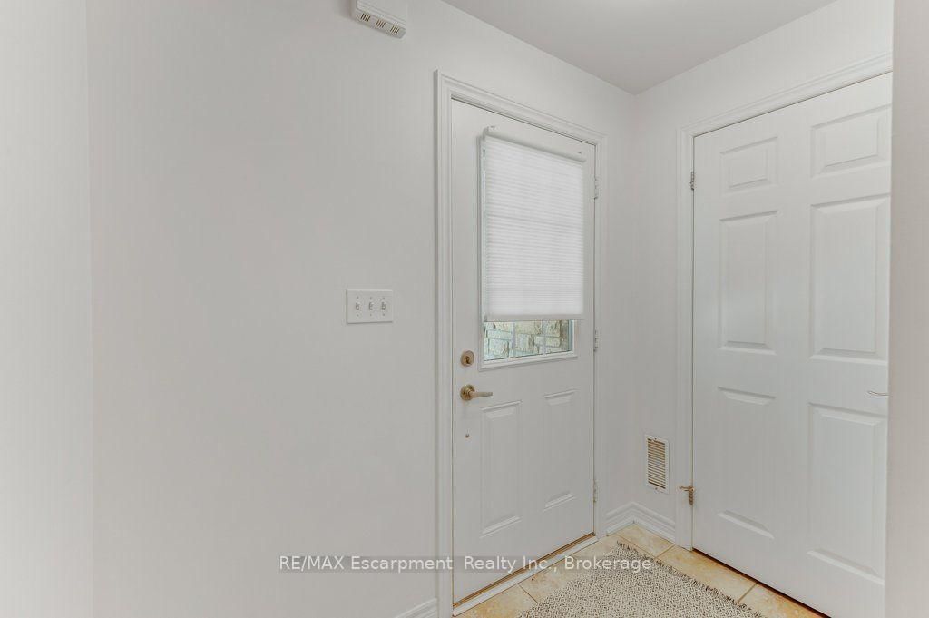 626 Hooks Common • Burlington, ON photo 22