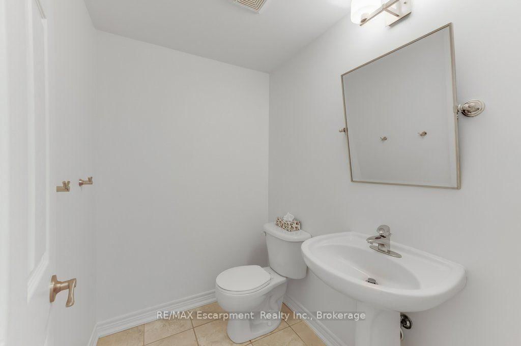 626 Hooks Common • Burlington, ON photo 23