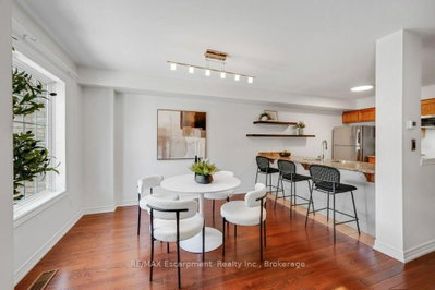 626 Hooks Common • Burlington, ON photo 8