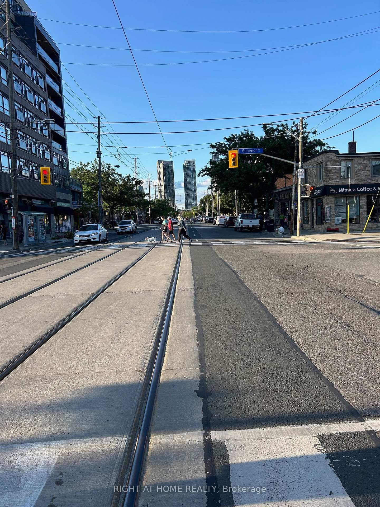 810 - 11 Superior Avenue, Toronto 3