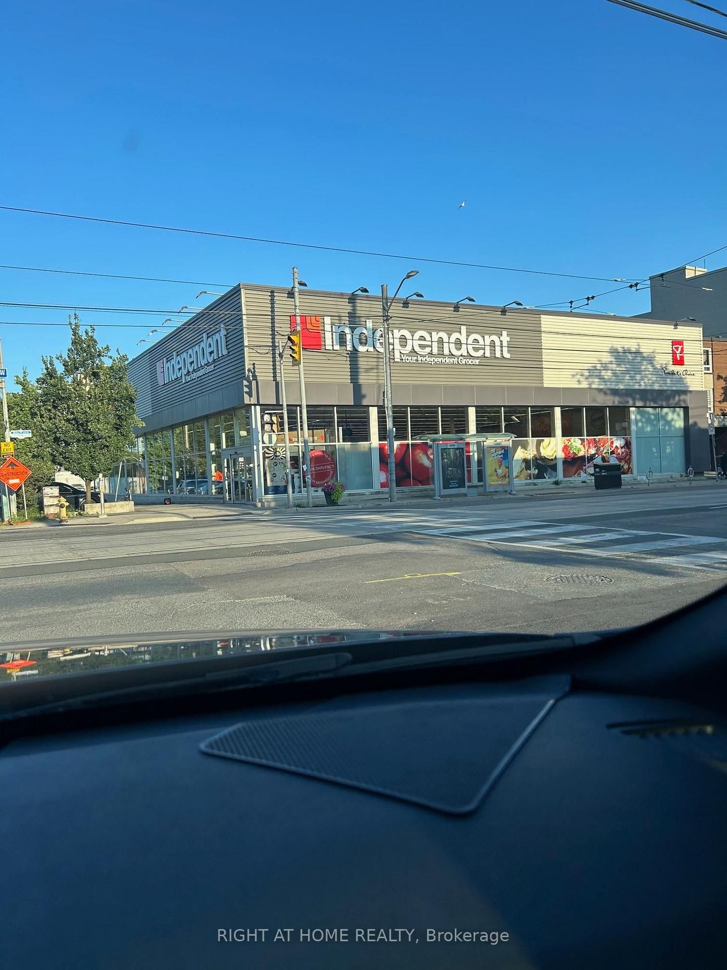 810 - 11 Superior Avenue, Toronto 5