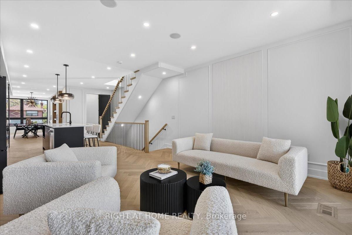 15B ROSEMEADE Avenue • Toronto, ON photo 15