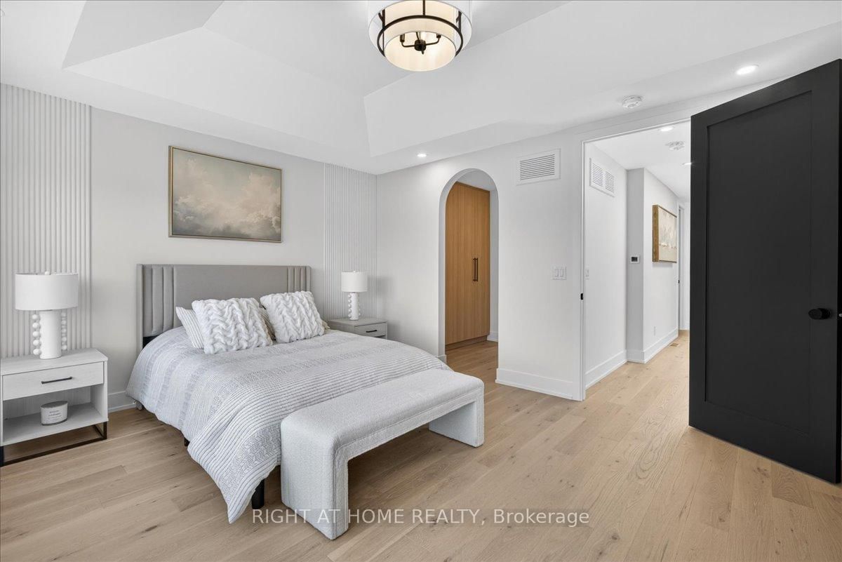 15B ROSEMEADE Avenue • Toronto, ON photo 23
