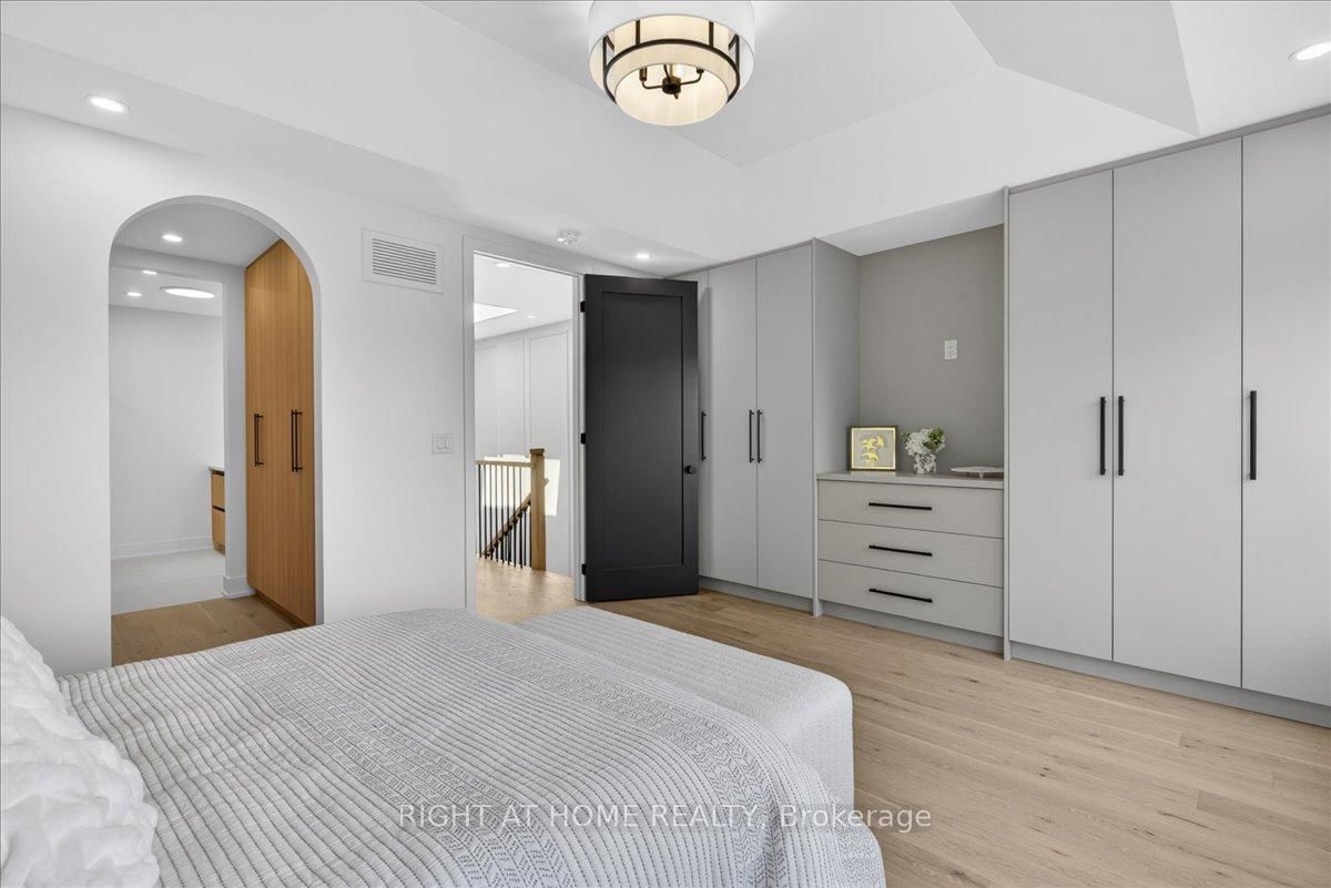 15B ROSEMEADE Avenue • Toronto, ON photo 24