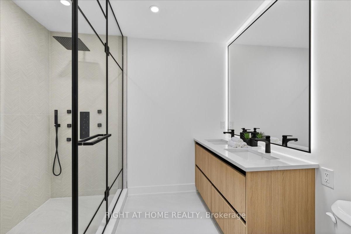 15B ROSEMEADE Avenue • Toronto, ON photo 26