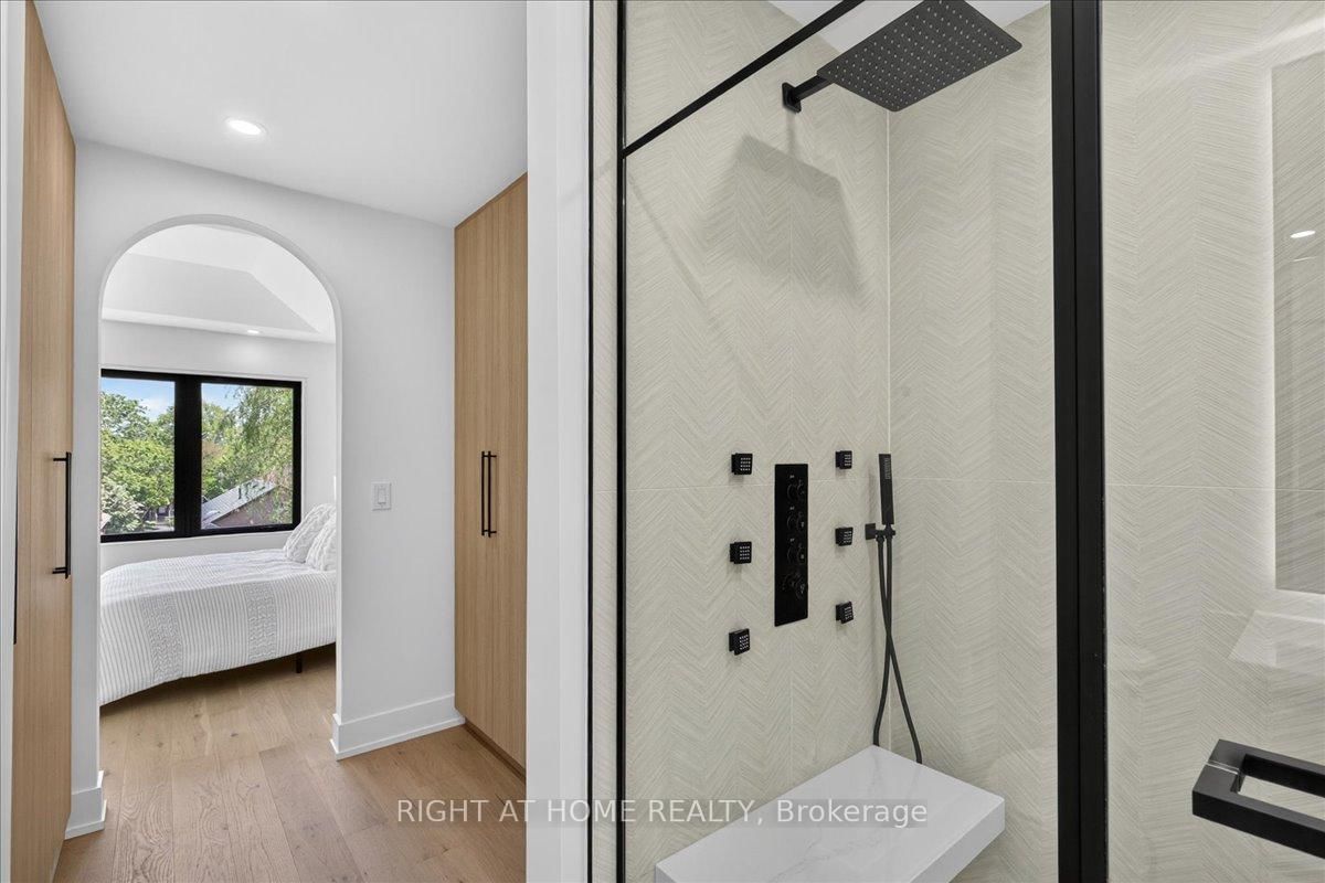 15B ROSEMEADE Avenue • Toronto, ON photo 28