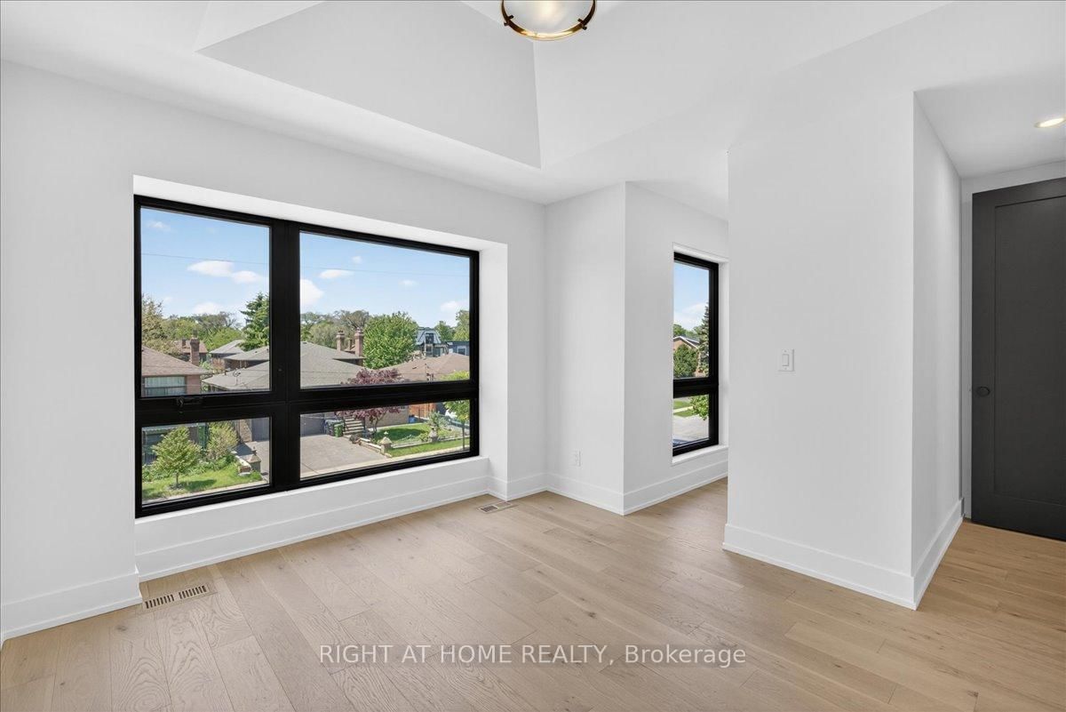 15B ROSEMEADE Avenue • Toronto, ON photo 32