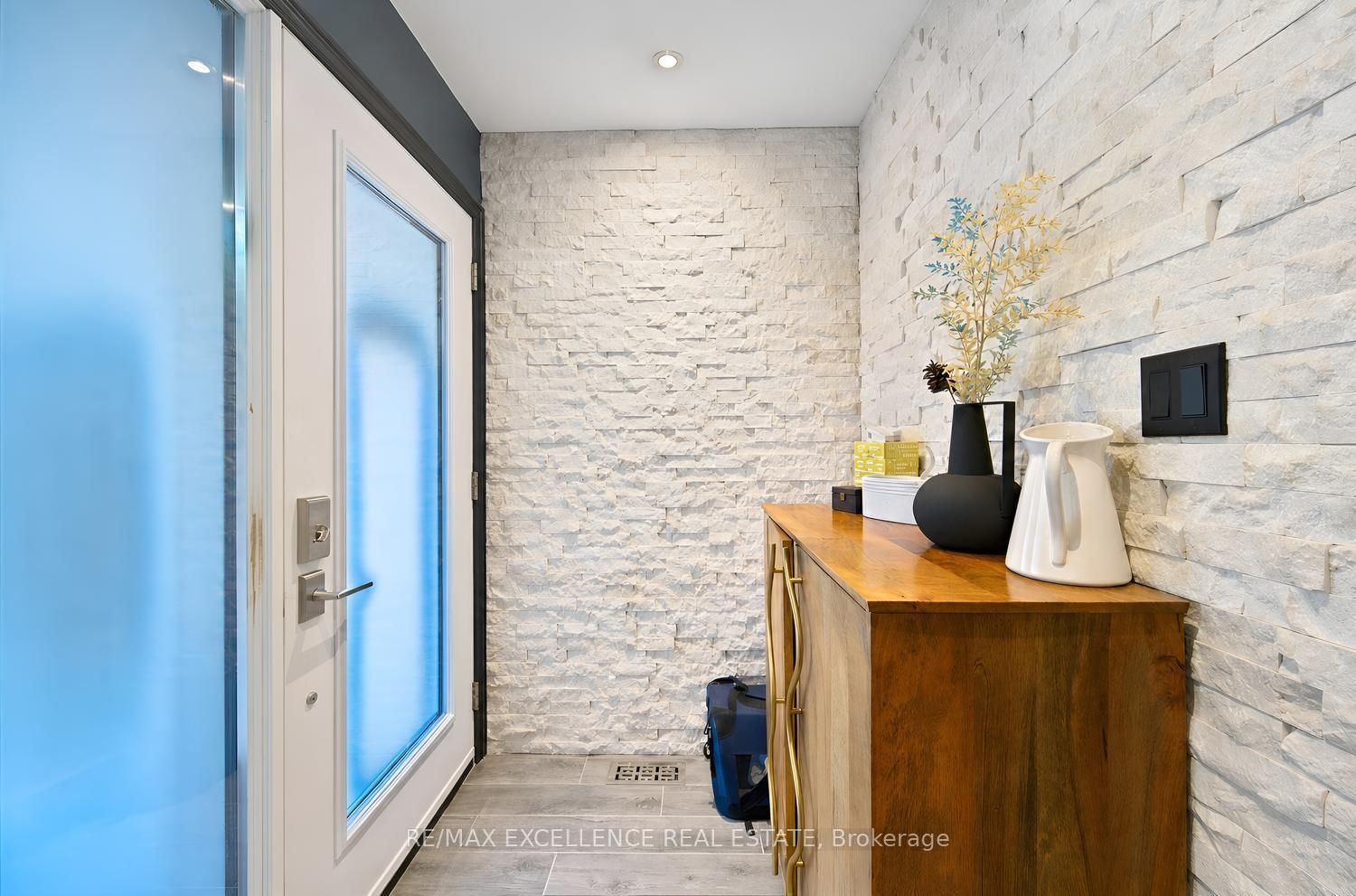20 Manett Crescent • Brampton, ON photo 3