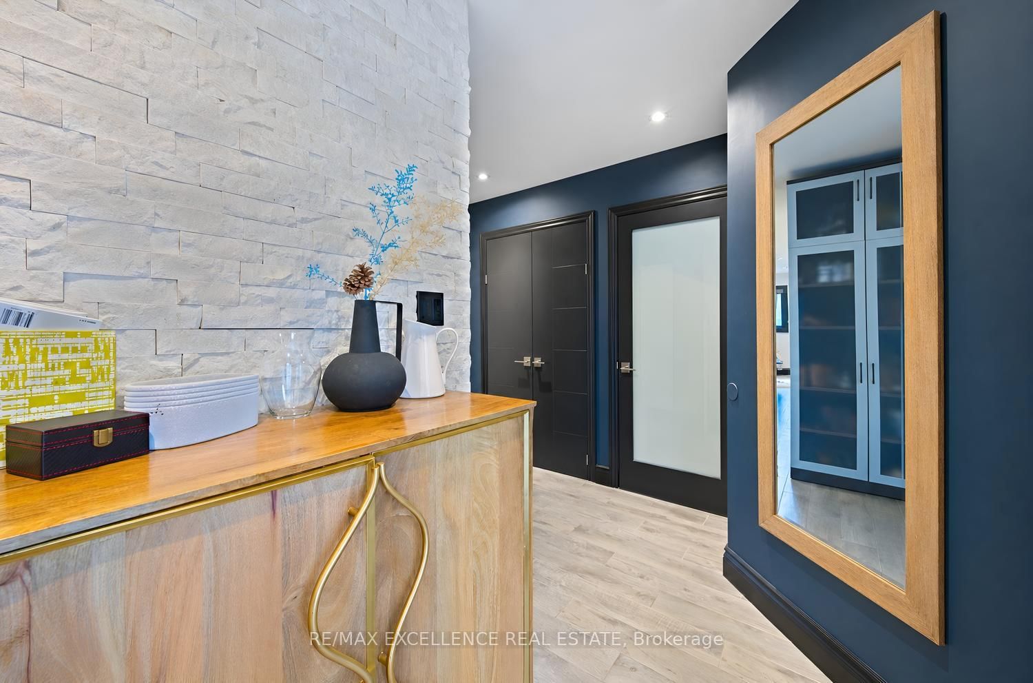 20 Manett Crescent • Brampton, ON photo 4